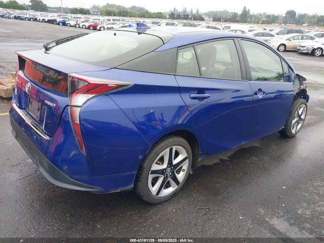 JTDKARFU0H3537983 Toyota Prius Three Touring