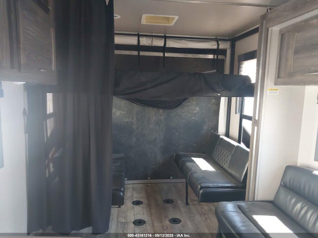 7HN3BEL26KP468446 Genesis Supreme 2019