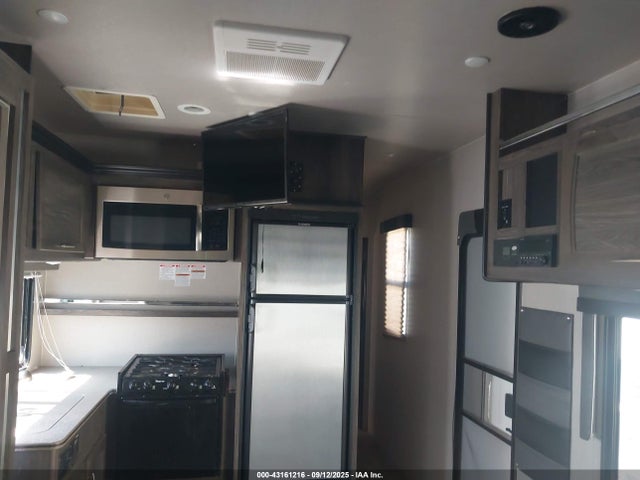 7HN3BEL26KP468446 Genesis Supreme 2019