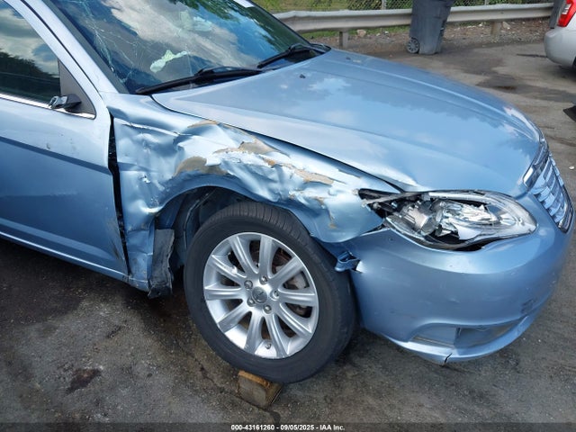 Продаж на аукціоні авто 2013 Chrysler 200 Touring, vin: 1C3CCBBB8DN550171, номер лоту: 43161260