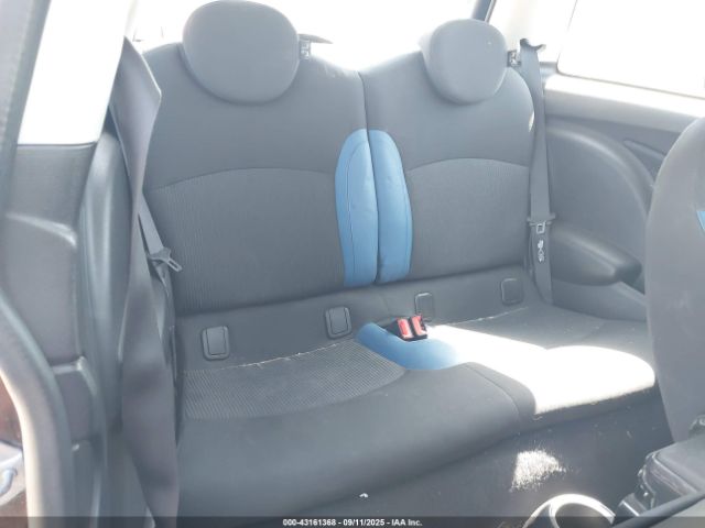 2010 MINI COOPER WMWMF3C50ATZ25688 Photo 7