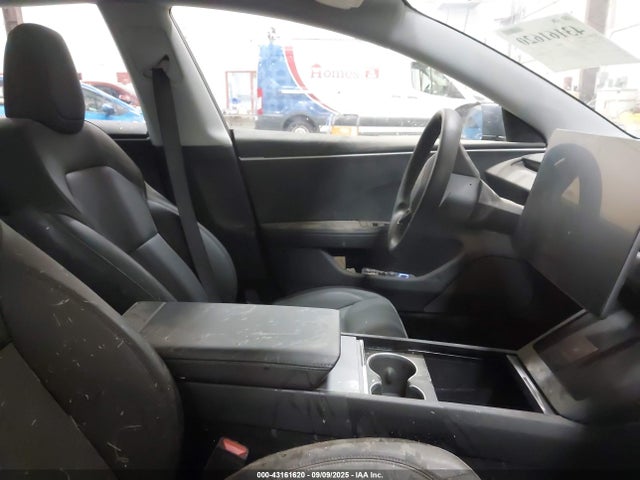 2025 TESLA MODEL 3 5YJ3E1EB3SF929716 Photo 4