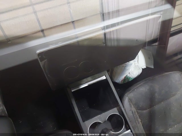 2025 TESLA MODEL 3 5YJ3E1EB3SF929716 Photo 6