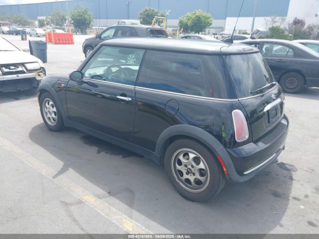 2005 MINI COOPER WMWRC33495TJ67278 Photo 2