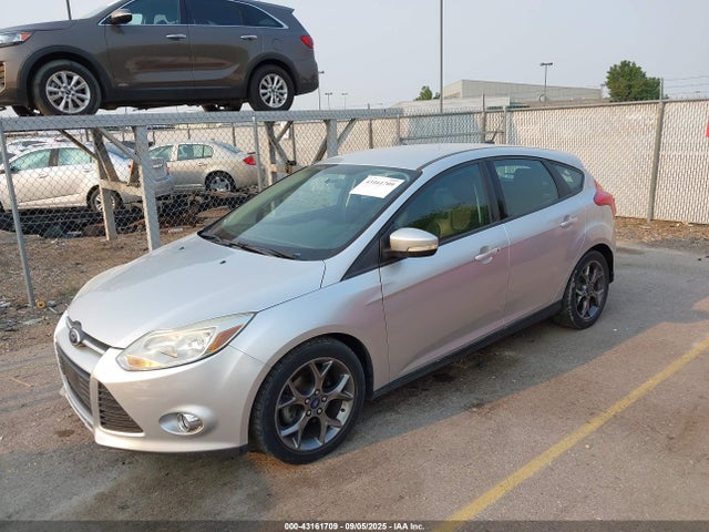 Ford Focus 2014 1FADP3K26EL254501 Image 2