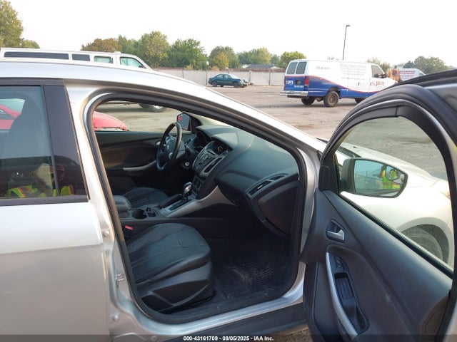 Ford Focus 2014 1FADP3K26EL254501 Image 5
