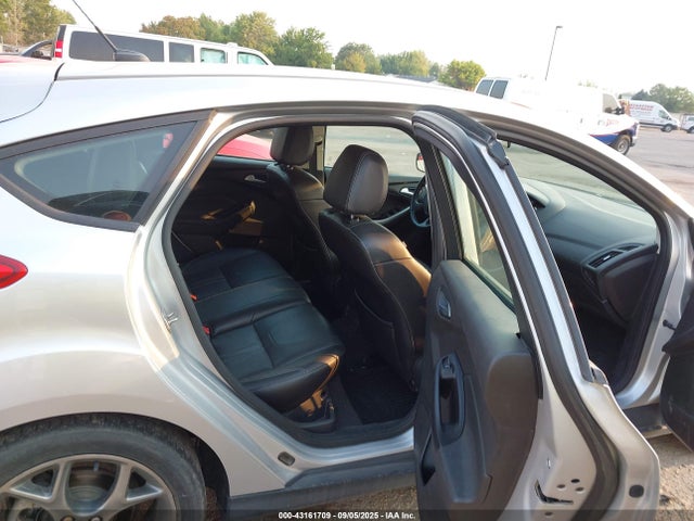 Ford Focus 2014 1FADP3K26EL254501 Image 8