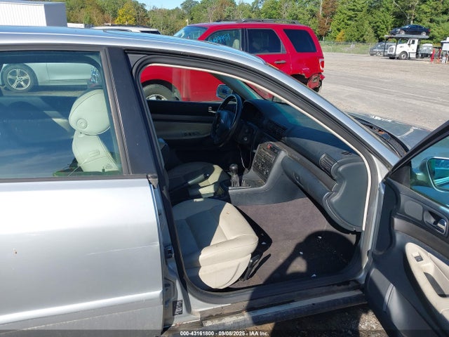 1999 AUDI A4 WAUCB28D4XA307232 Photo 4