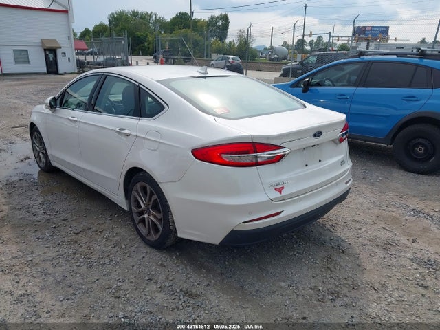 Ford 2019 2019 3FA6P0CD4KR101832 Image 3