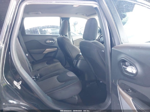1C4PJLAB6HW613715 Jeep Cherokee