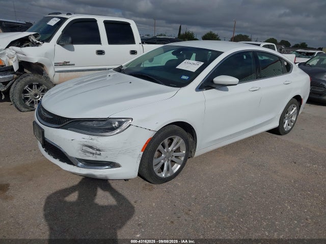 Chrysler 200 2015 1C3CCCAB3FN502104 Image 2