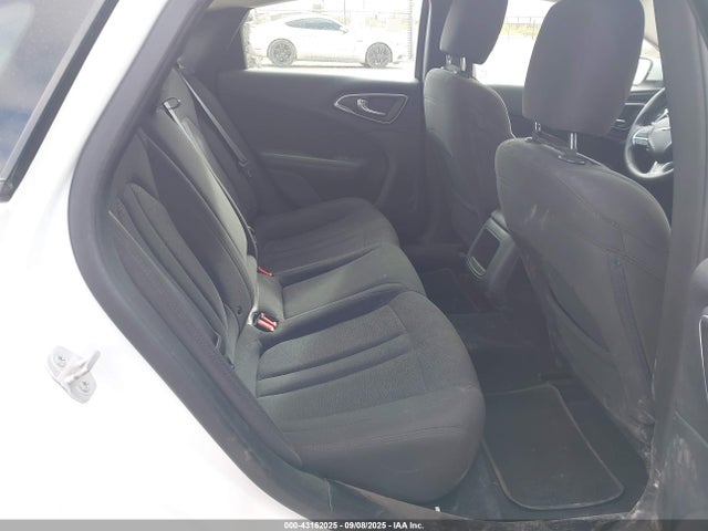 Chrysler 200 2015 1C3CCCAB3FN502104 Image 8
