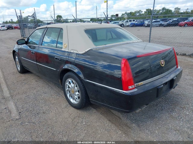 2008 CADILLAC DTS 1G6KD57YX8U120031 Photo 2