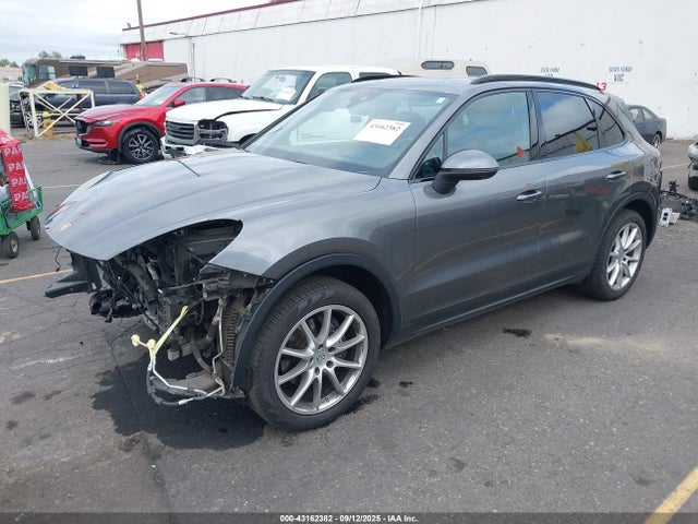Porsche Cayenne 2019 WP1AA2AY6KDA16411 Image 2