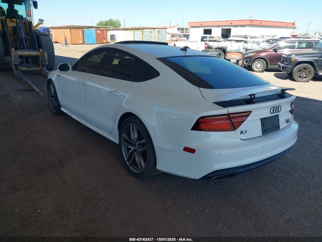 2016 AUDI A7 WAUWGAFC4GN019500 Photo 2
