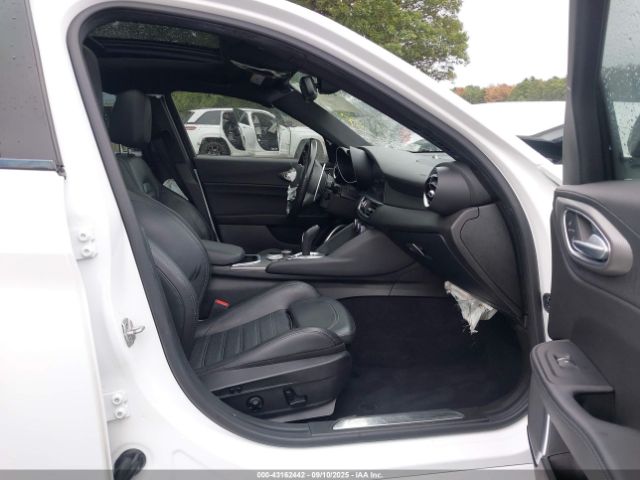 2022 ALFA ROMEO GIULIA ZARFANBN1N7654460 Photo 4