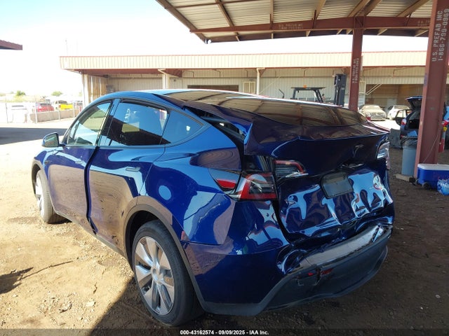 2023 TESLA MODEL Y 7SAYGDEE2PA135339 Photo 2