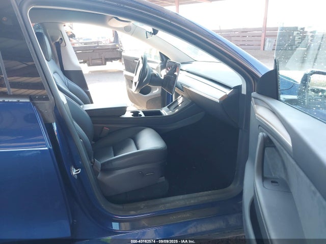 2023 TESLA MODEL Y 7SAYGDEE2PA135339 Photo 4