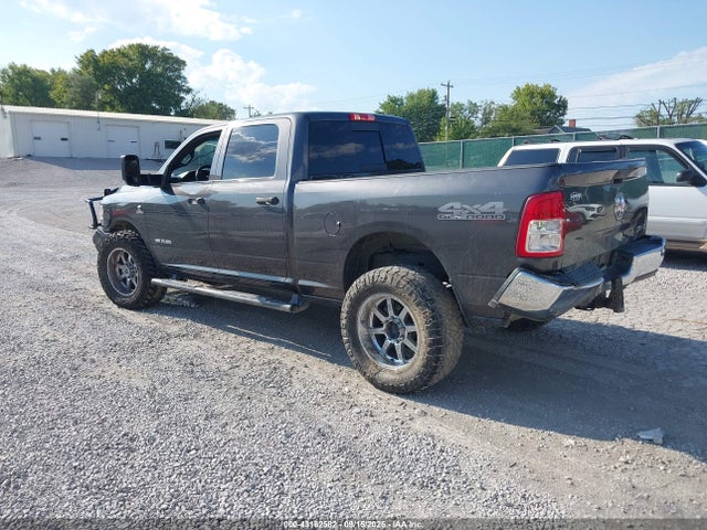 43162582 :رقم المزاد ، 3C6UR5CL5NG126486 vin ، 2022 Ram 2500 Tradesman  4x4 6'4 Box مزاد بيع