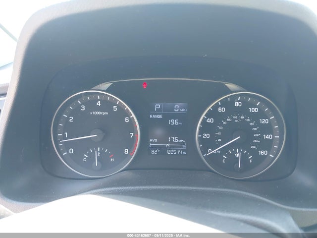 5NPD84LF3HH001904 Hyundai 2017