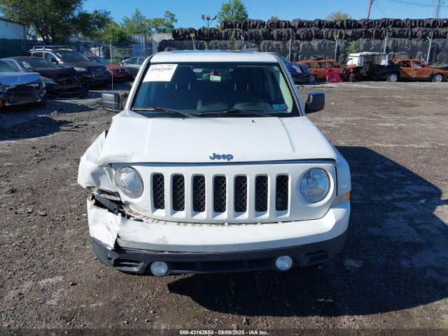 Jeep 2015 2015 1C4NJRFB5FD154298 Image 12