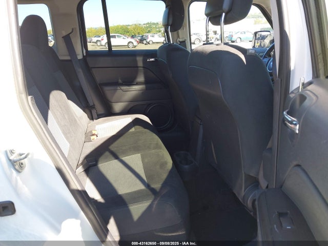 Jeep 2015 2015 1C4NJRFB5FD154298 Image 8