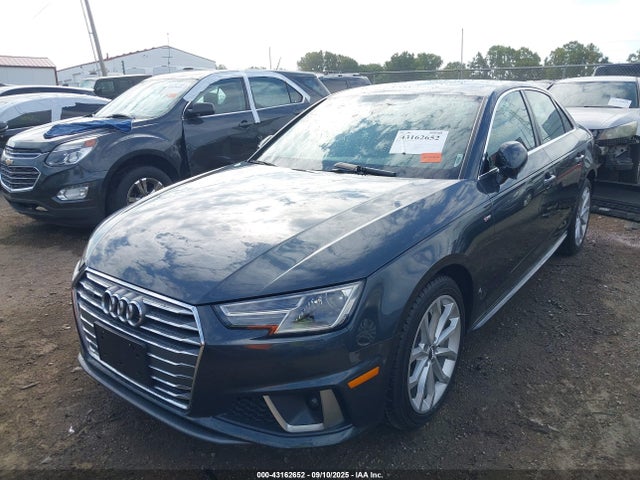 2019 AUDI A4 WAUDNAF43KA007036 Photo 1