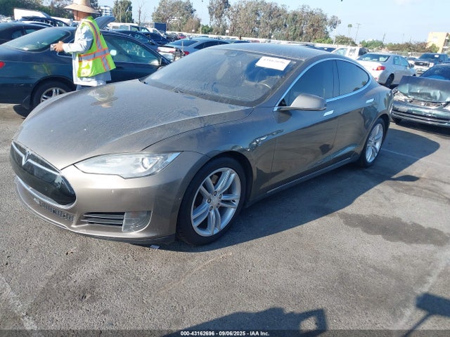2015 TESLA MODEL S 5YJSA1S26FF097452 Photo 1
