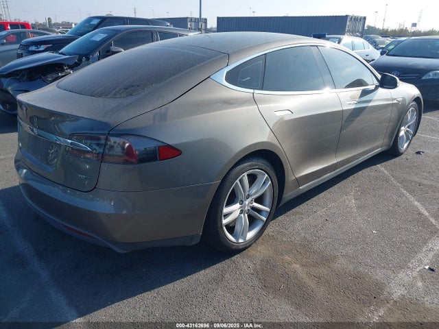 2015 TESLA MODEL S 5YJSA1S26FF097452 Photo 3