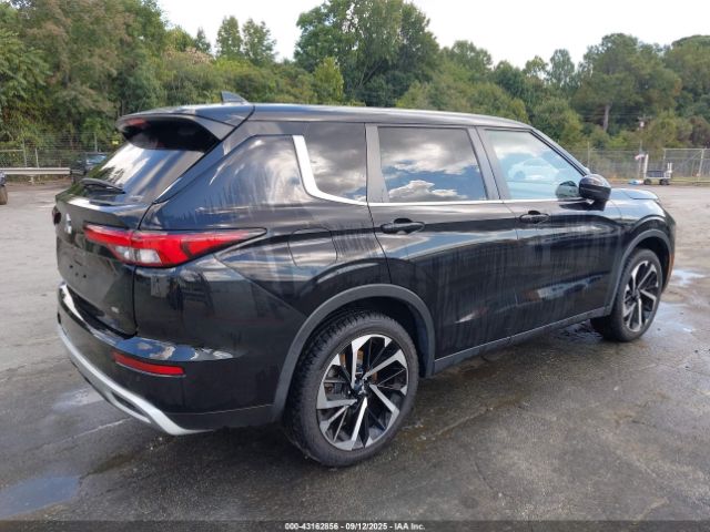 2022 MITSUBISHI OUTLANDER JA4J4UA82NZ045278 Photo 3