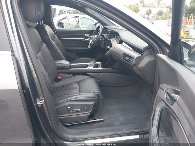2019 AUDI E-TRON WA1VAAGE3KB008055 Photo 4