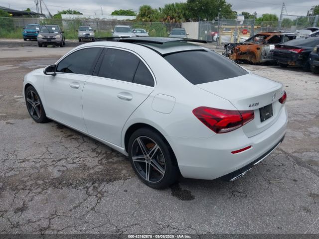 2022 MERCEDES-BENZ A 220 W1K3G4FB3NJ334006 Photo 2