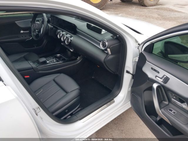 2022 MERCEDES-BENZ A 220 W1K3G4FB3NJ334006 Photo 4
