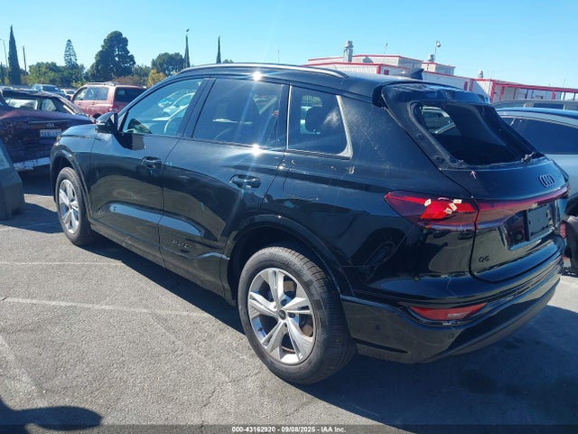 2025 AUDI Q6 E-TRON WA112BGF6SA020071 Photo 2