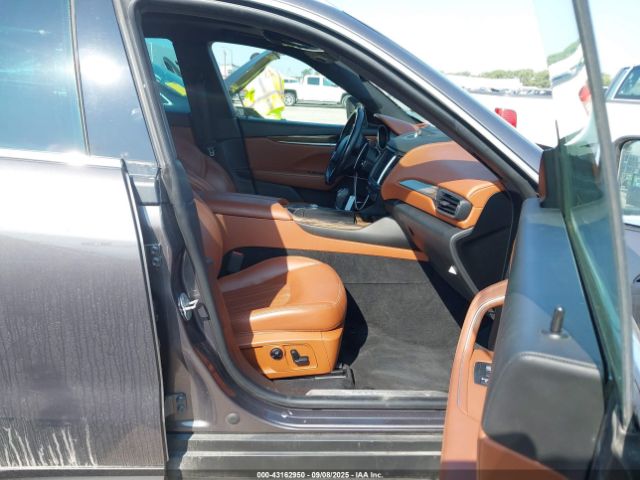 2018 MASERATI LEVANTE ZN661XUL1JX259561 Photo 4