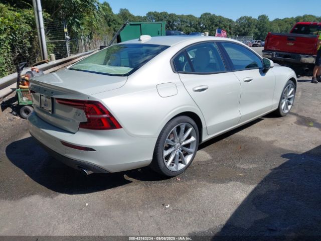 2021 VOLVO S60 7JR102FKXMG093505 Photo 3