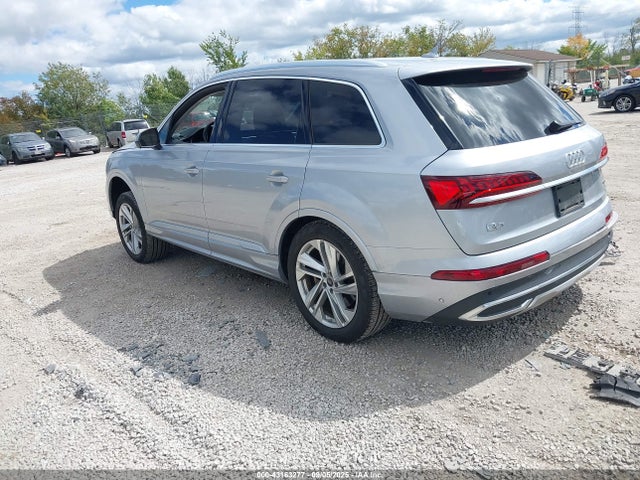2022 AUDI Q7 WA1VXBF72ND013800 Photo 2