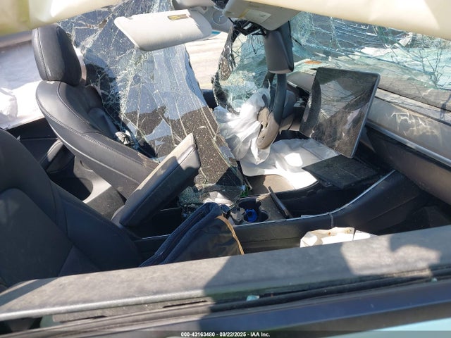 2020 TESLA MODEL Y 5YJYGDEE3LF054716 Photo 4