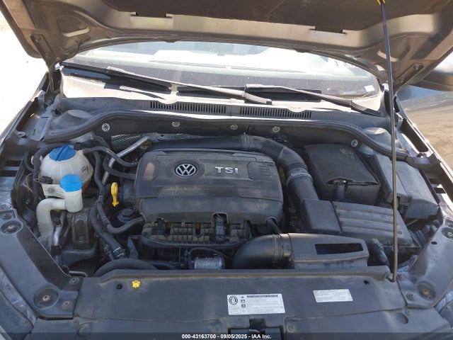 3VWD17AJXHM301928 Volkswagen 1.8 tsi