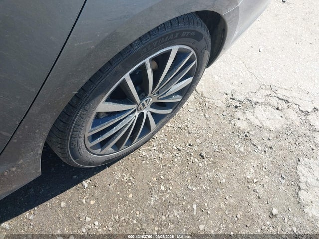 3VWD17AJXHM301928 Volkswagen 1.8 tsi