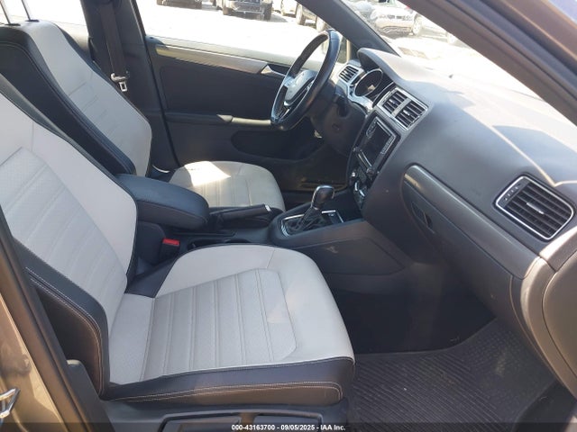 3VWD17AJXHM301928 Volkswagen 1.8 tsi