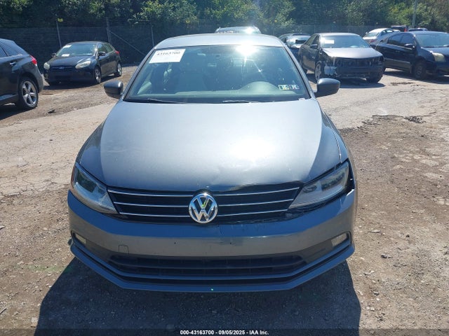 3VWD17AJXHM301928 Volkswagen 1.8 tsi