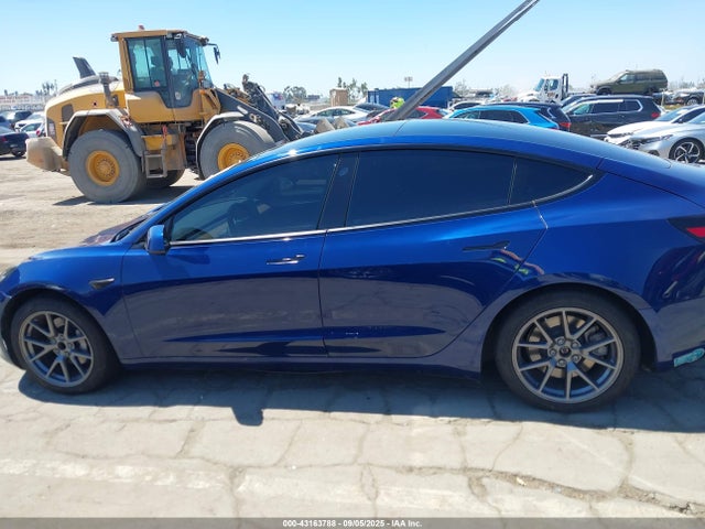 5YJ3E1EA3MF988923 Tesla MODEL 3