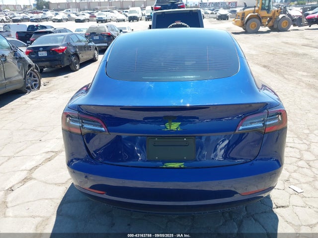 5YJ3E1EA3MF988923 Tesla MODEL 3