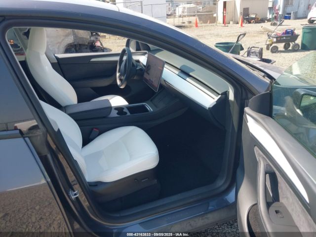 2023 TESLA MODEL Y 7SAYGDEF2PF712401 Photo 4