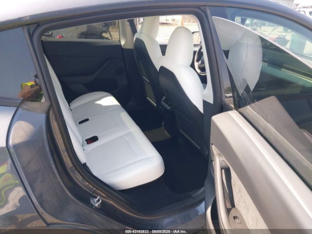2023 TESLA MODEL Y 7SAYGDEF2PF712401 Photo 7