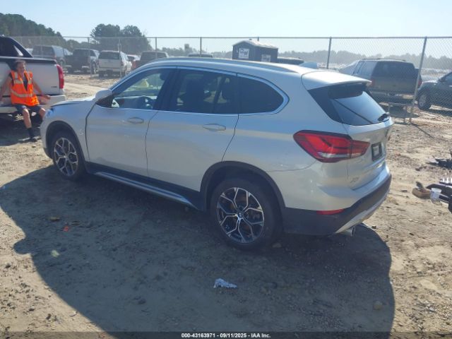 2022 BMW X1 WBXJG7C03N5U62893 Photo 2