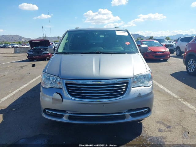 2C4RC1BG8GR290518 Chrysler Town and Country