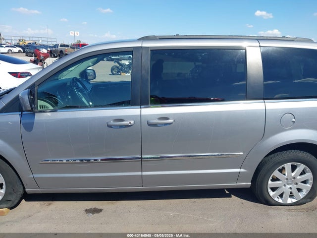 2C4RC1BG8GR290518 Chrysler Town and Country