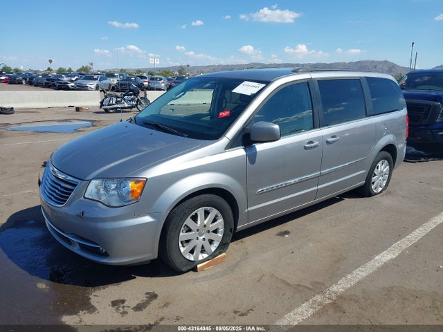 2C4RC1BG8GR290518 Chrysler Town and Country